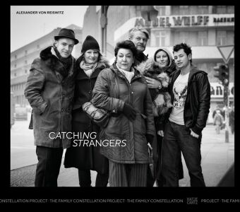Alexander von Reiswitz: Catching Strangers. The Family Constellation Project - Inszenierte Porträts